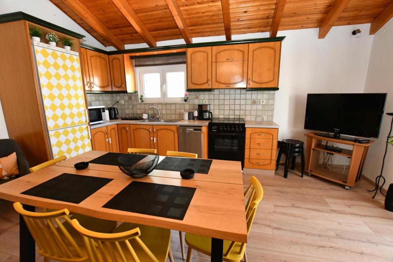 Downtown Loft Apartment เอยิโอ ภายนอก รูปภาพ