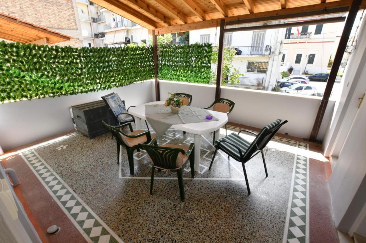 Downtown Loft Apartment เอยิโอ ภายนอก รูปภาพ