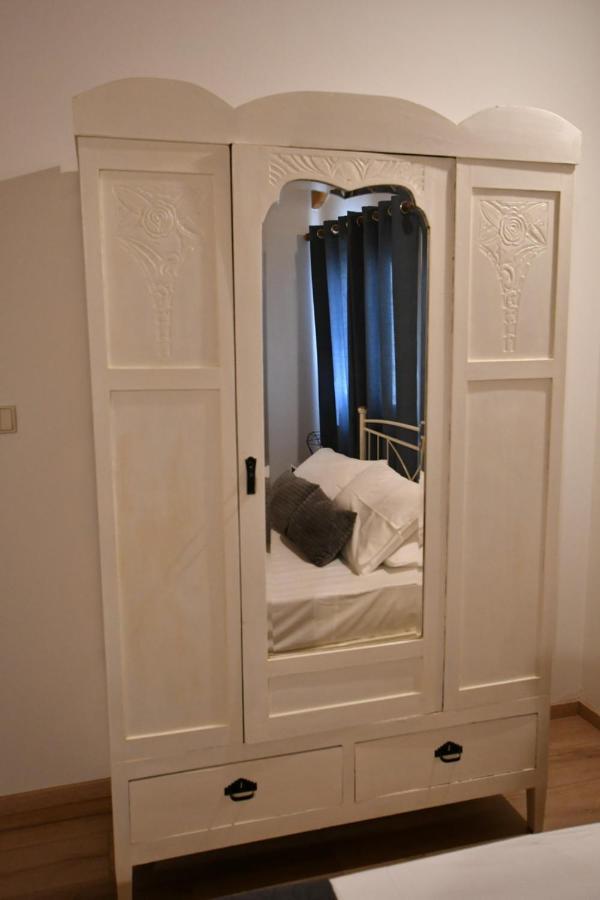 Downtown Loft Apartment เอยิโอ ภายนอก รูปภาพ