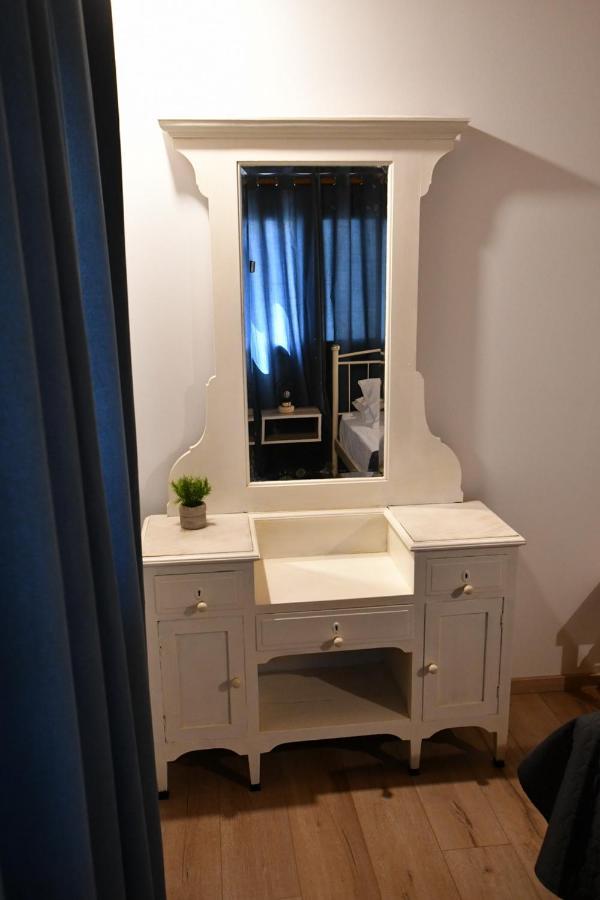 Downtown Loft Apartment เอยิโอ ภายนอก รูปภาพ